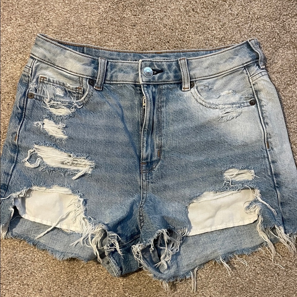 American Eagle Outfitters Womens Light Blue Distressed Jean Mom Shorts size 4